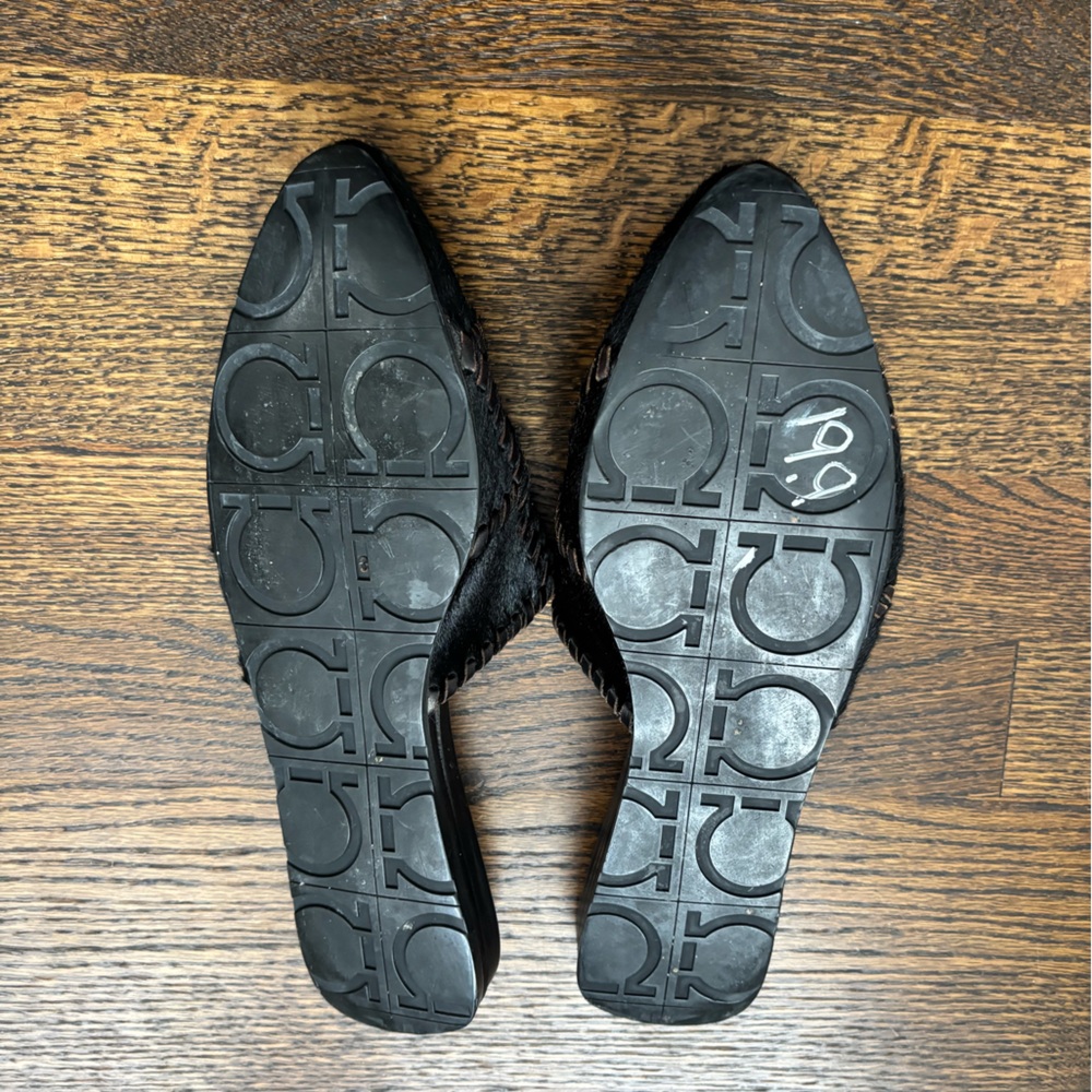 Salvatore Ferragamo Cow Hide Slide-On Loafer Mules in Black. Size 9.5. - Picture 5 of 5